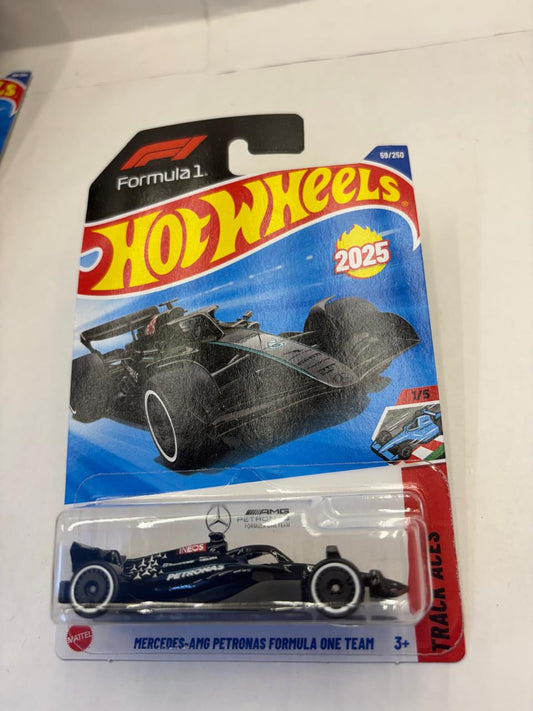 HotWheels 2025 Track Aces – Mercedes-AMG Petronas Formula one Team (Mainline).