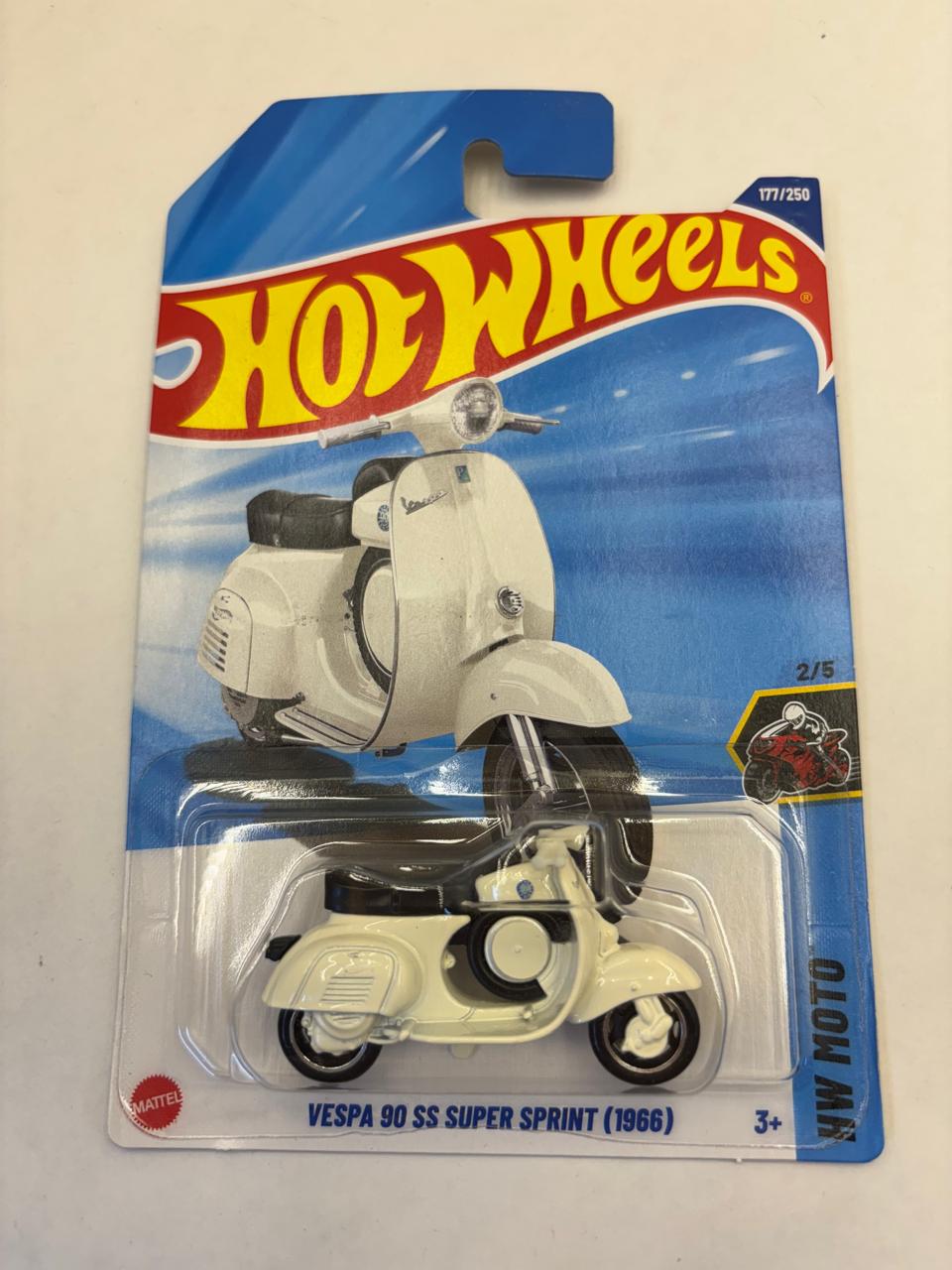 HotWheels 2024 HW Moto – Vespa 90 ss Super Sprint(1966) (Mainline).